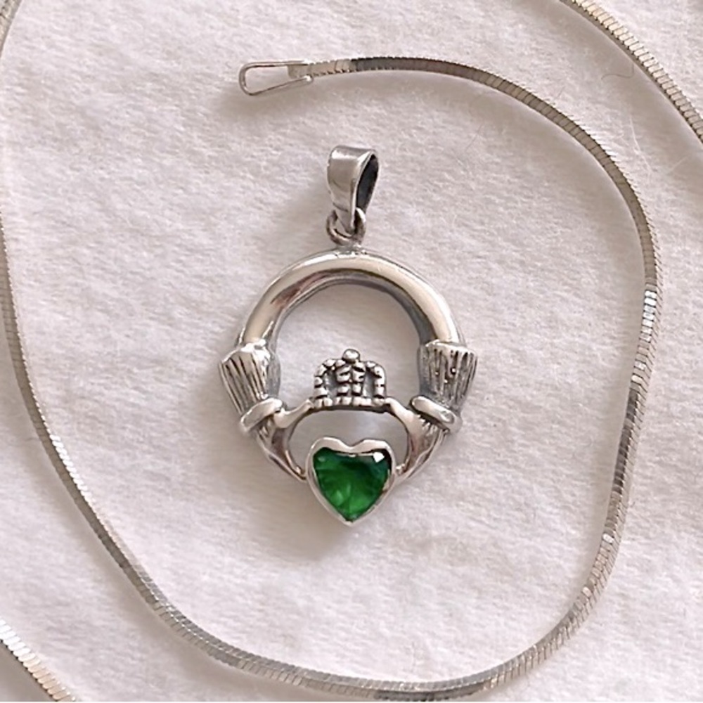 Sterling silver claddagh necklace